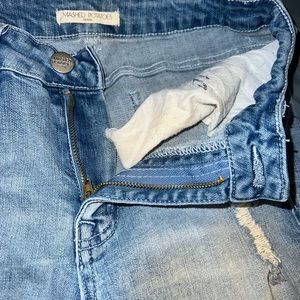 Light washed high waisted jeans.